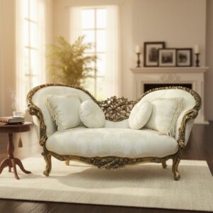 Un canapé ancien luxueux au design classique et sophistiqué